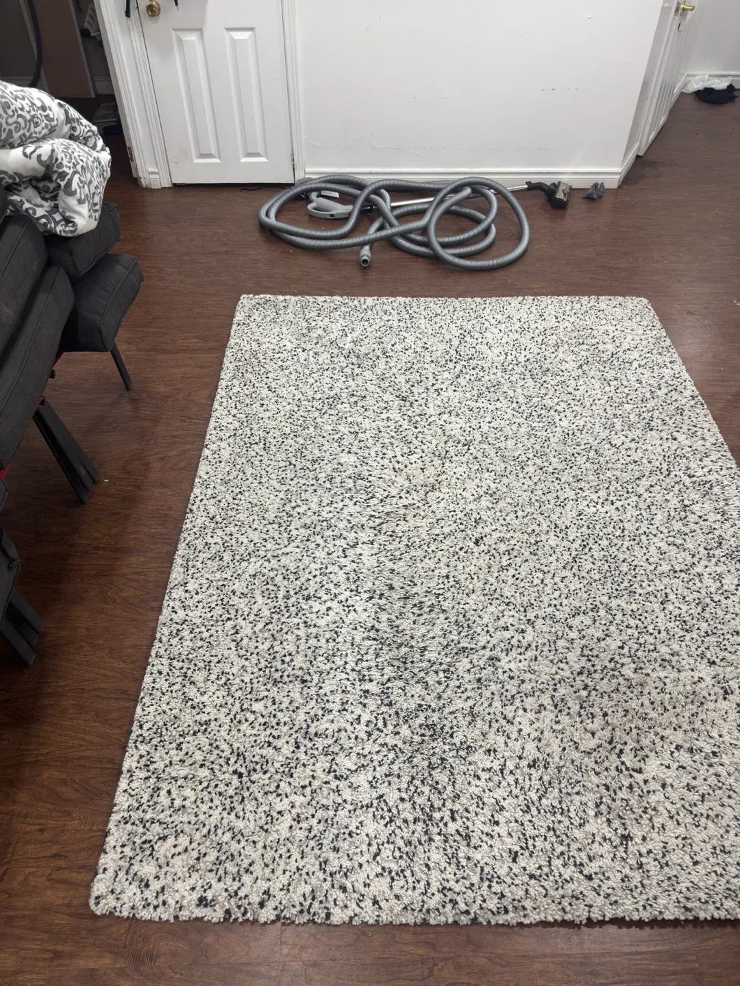 White Modern Rug image indicator(3)