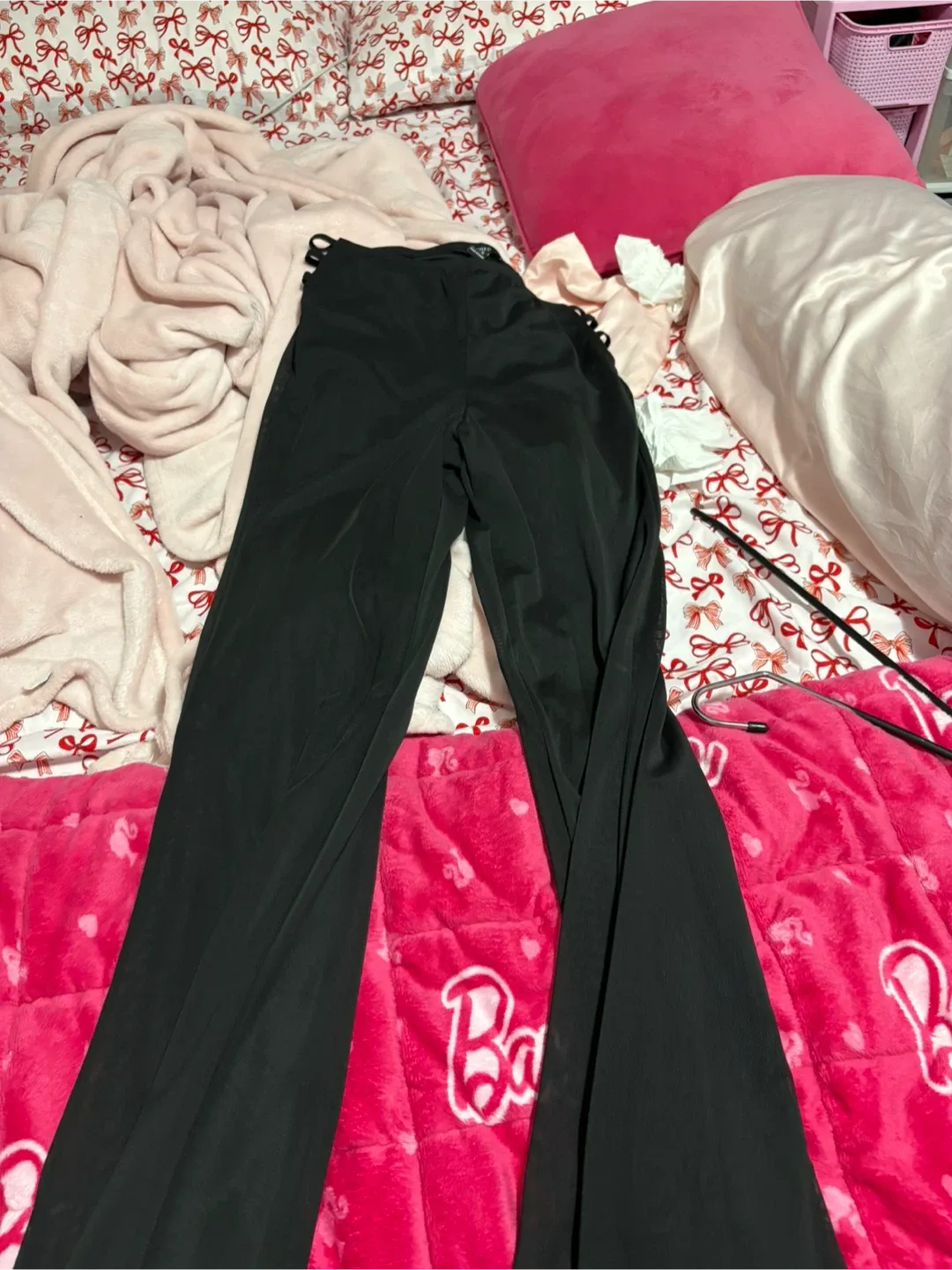 PEEK A BOO Black Pants