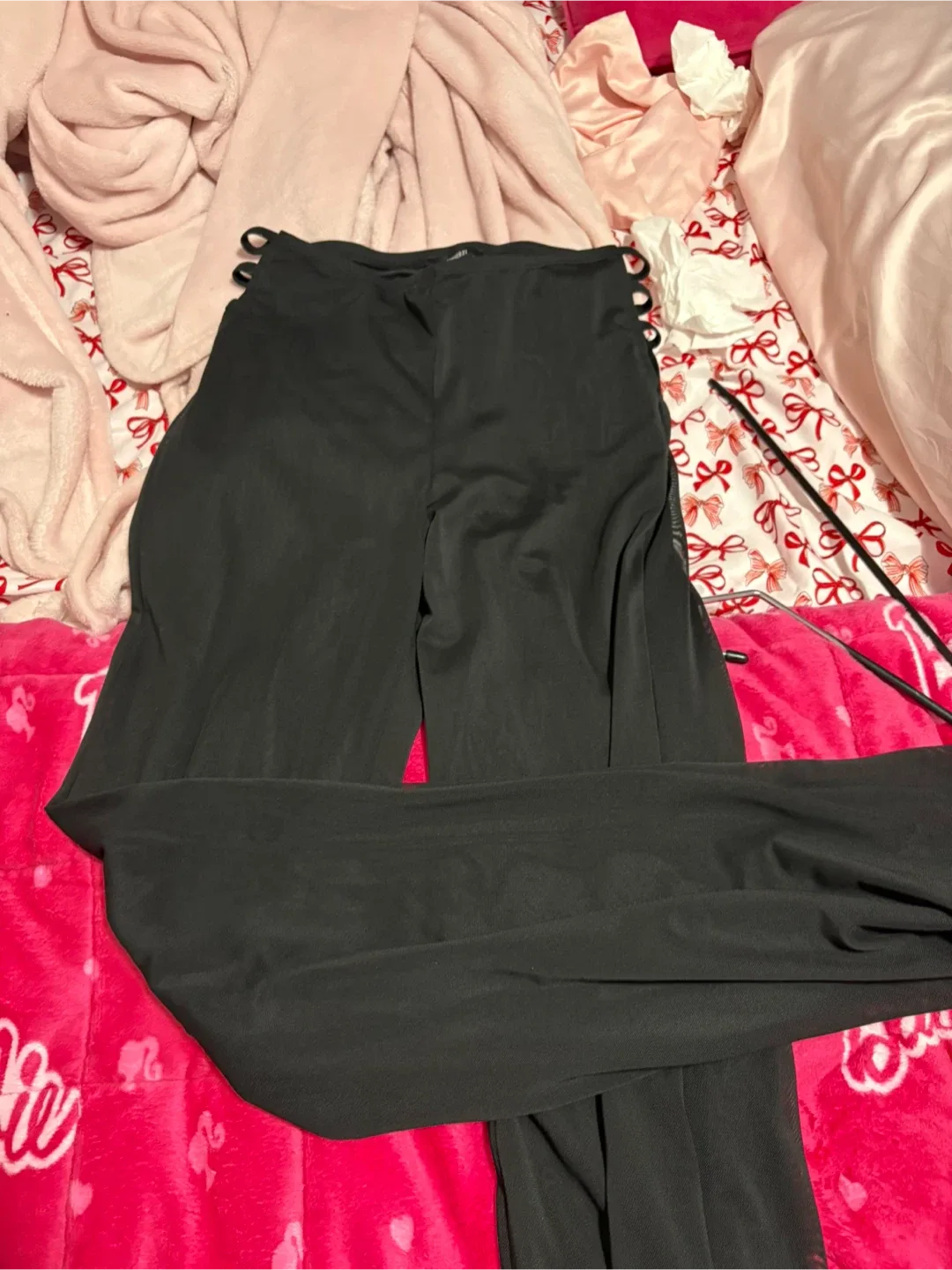 PEEK A BOO Black Pants image indicator(5)