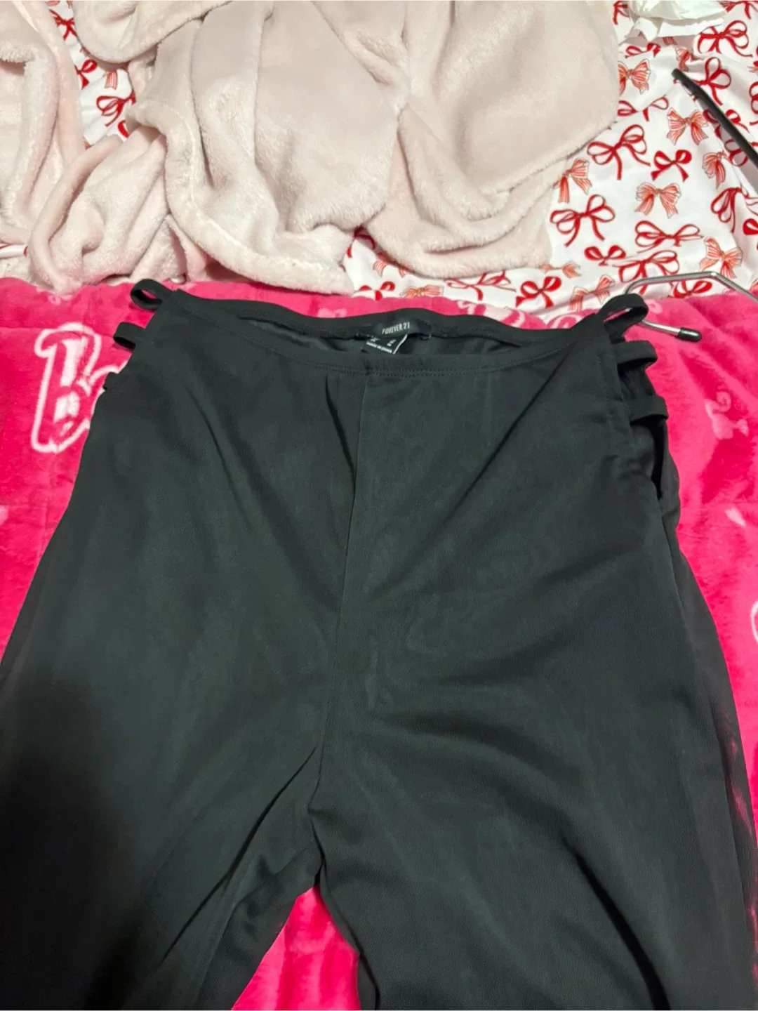 PEEK A BOO Black Pants image indicator(4)