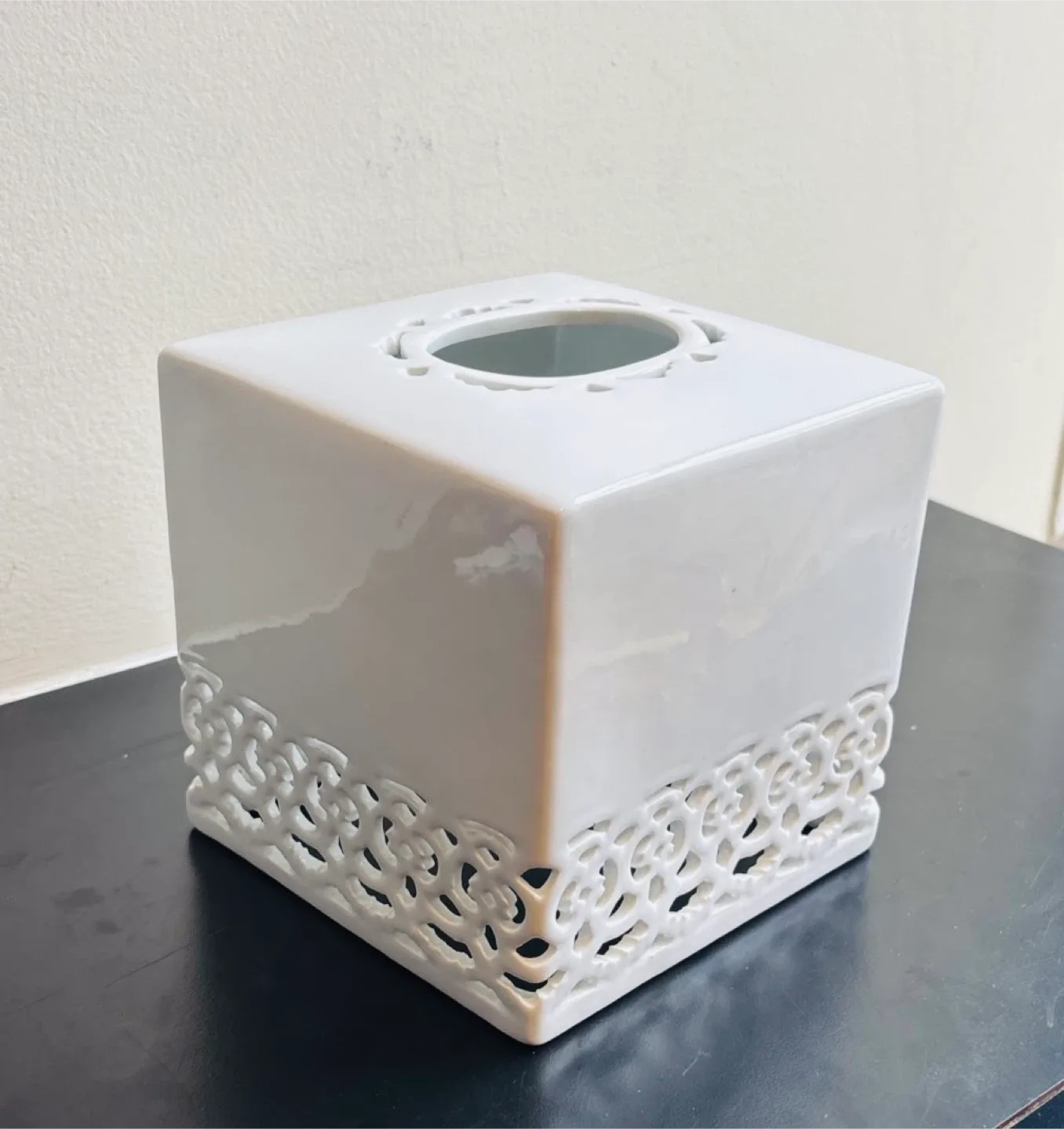 White Ceramic Tissue Box Cover thumbnail