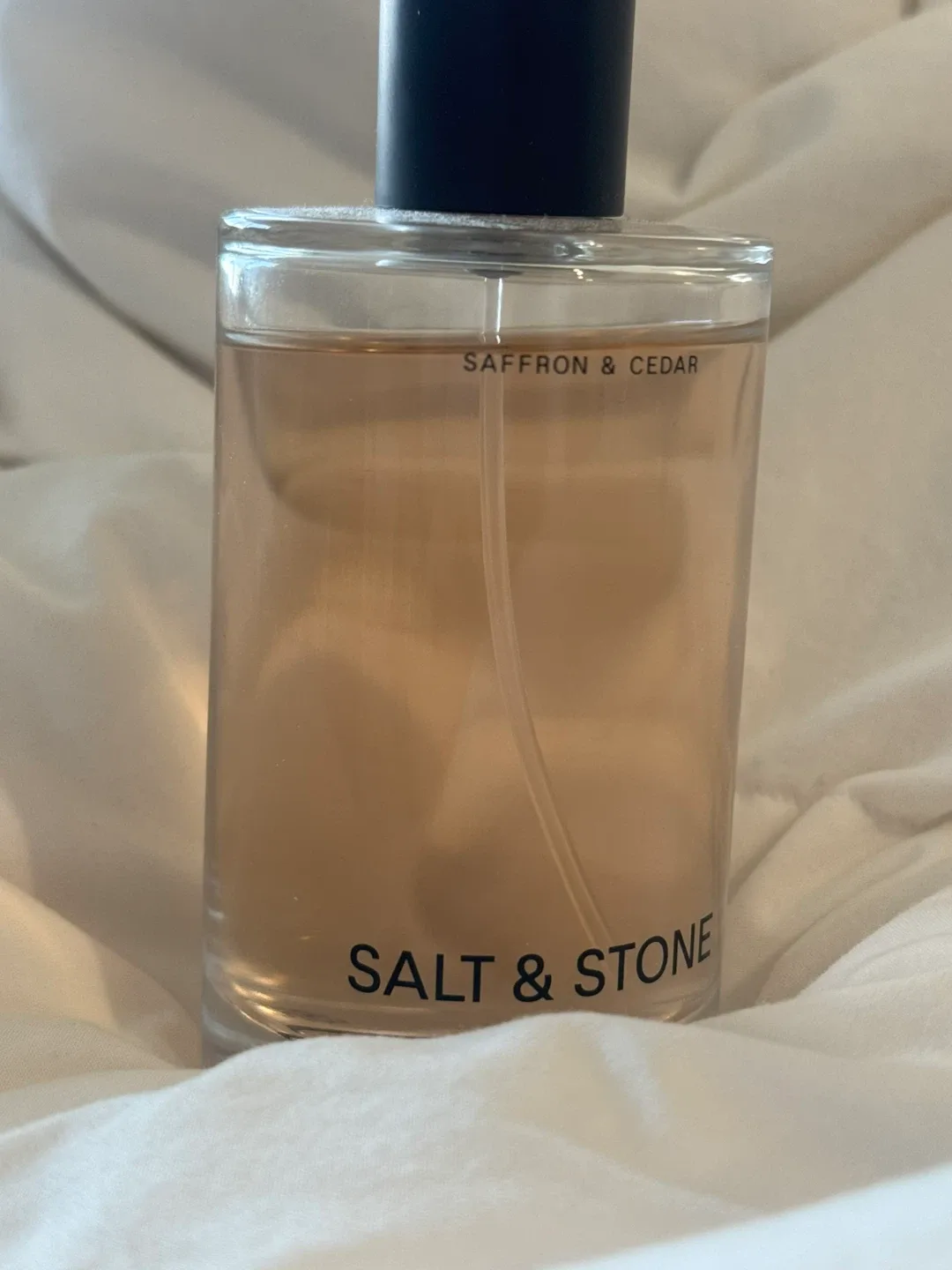 Salt & Stone Saffron & Cedar Fragrance Mist 100ml image indicator(2)