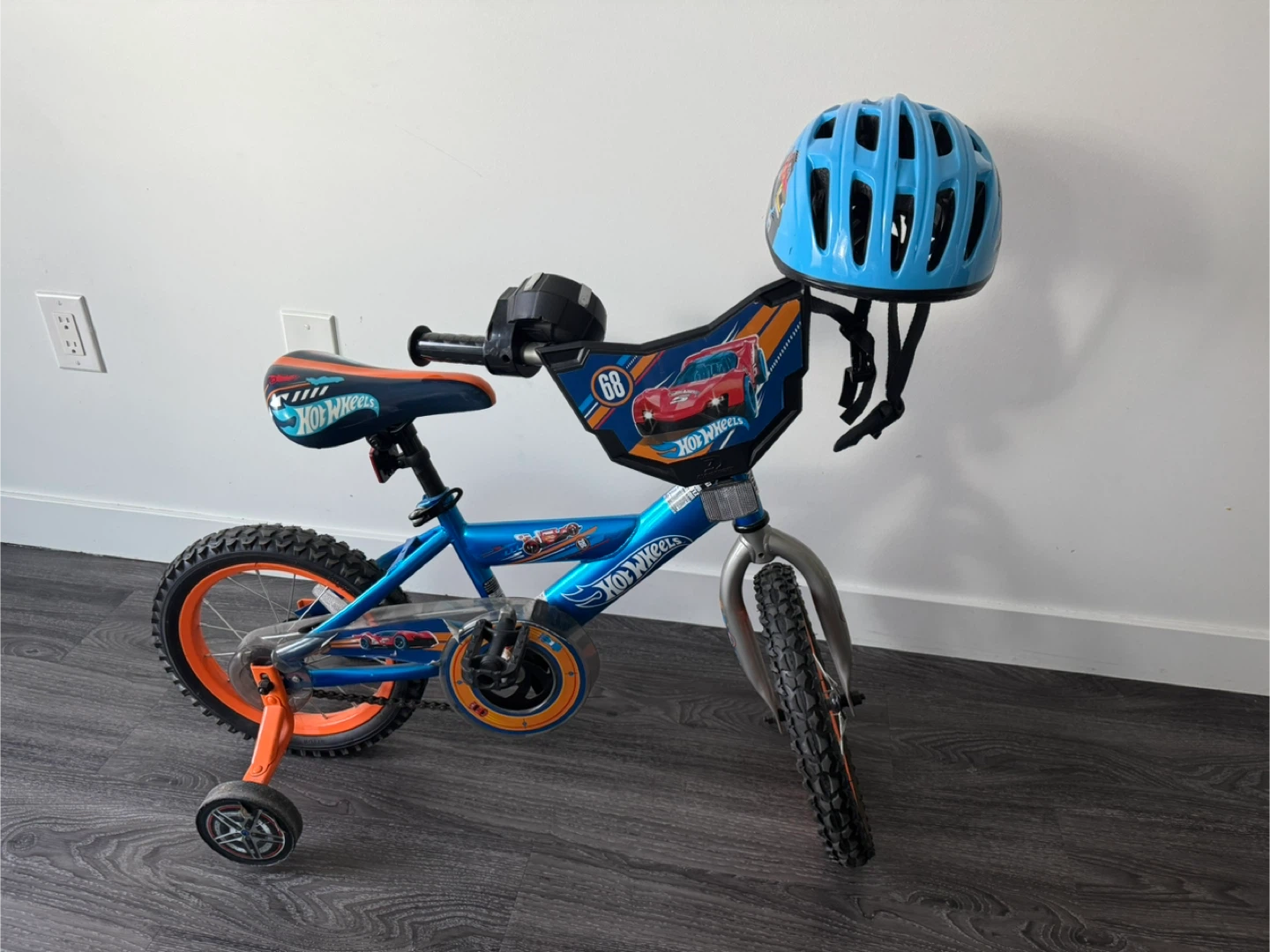 Hot Wheels Kids' Bike with Helmet