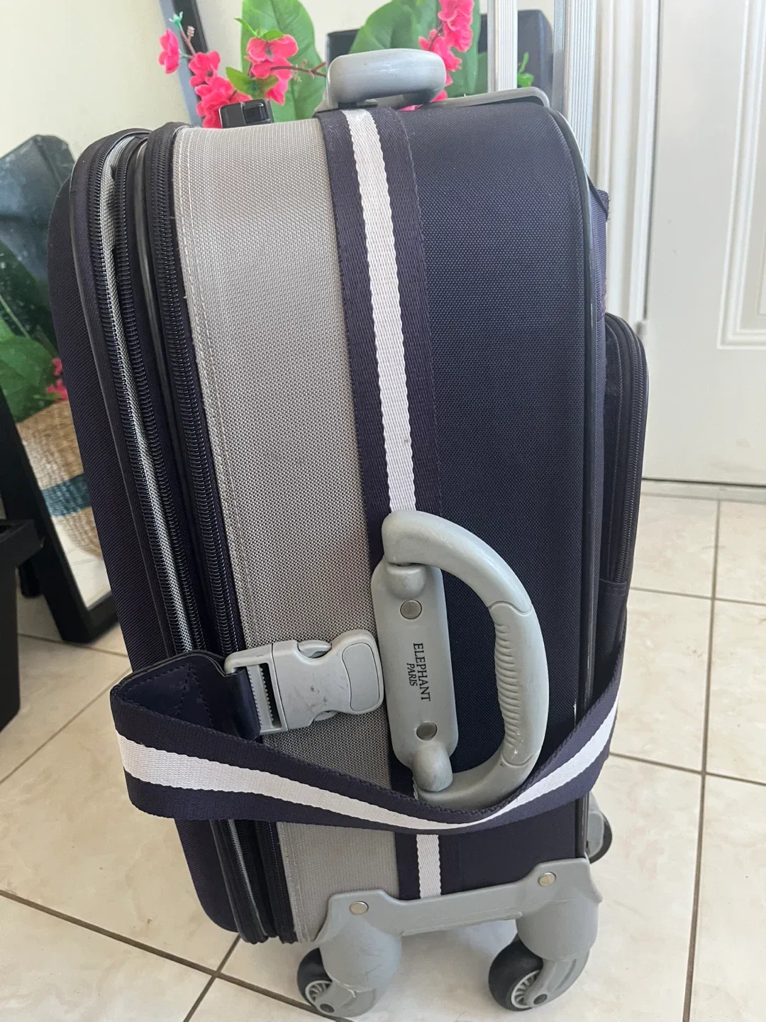 Elephant Paris Navy Blue Rolling Suitcase image indicator(3)