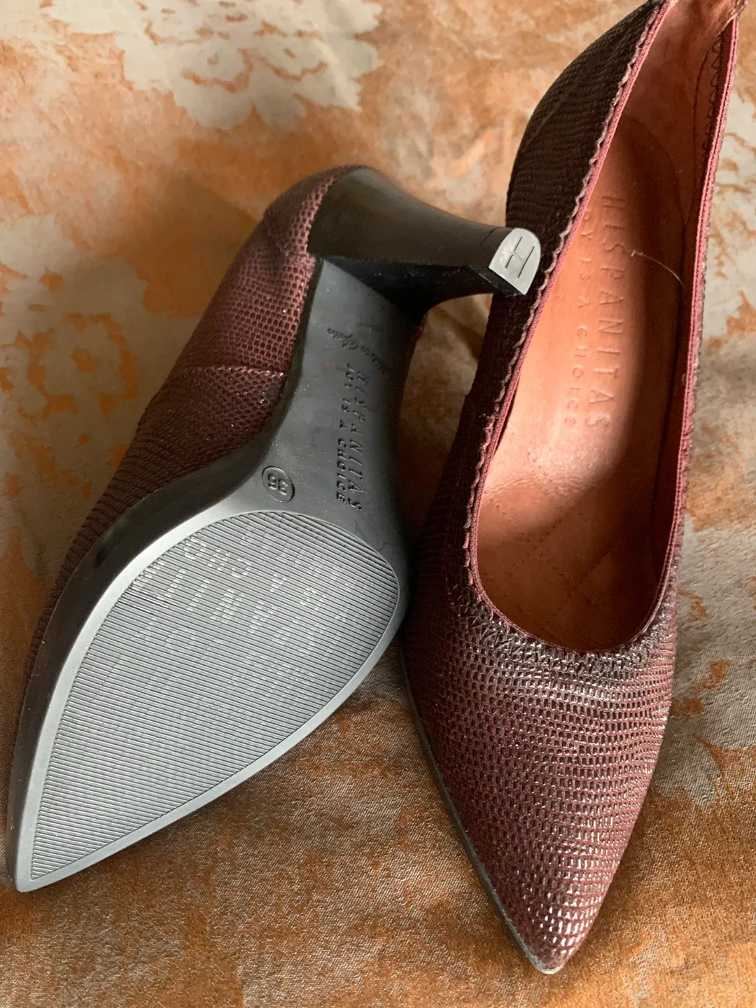 Hispanitas Burgundy Heels, Size 36 image indicator(7)