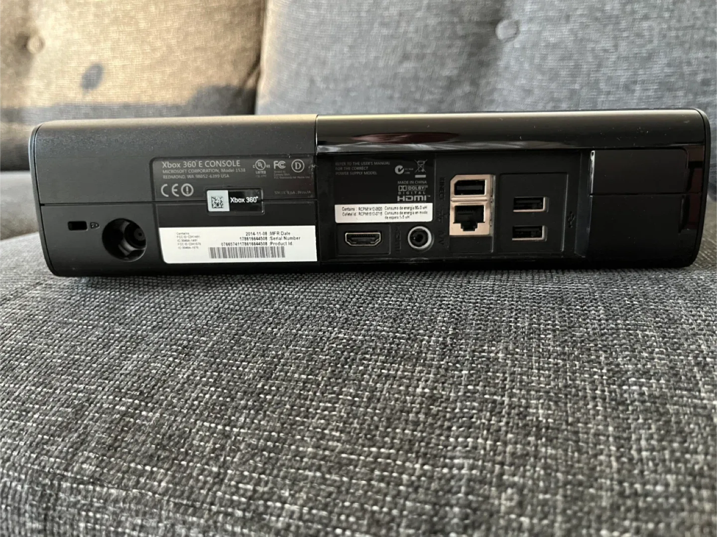 Xbox 360 E Console + Games image indicator(3)