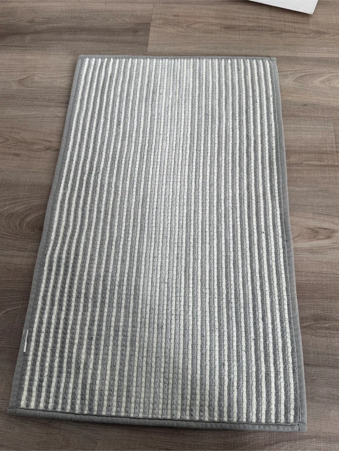 Gray Striped Bath Mat image indicator(3)
