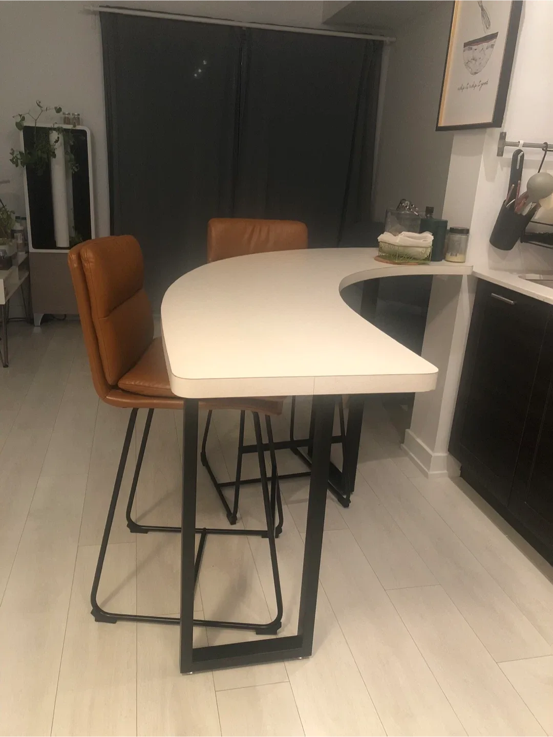 Customized Kitchen table bar & Chairs