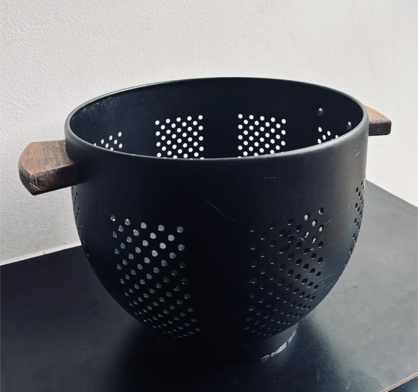 BeFare  Large Metal Colander with Wood Handle & Stable Base image indicator(2)