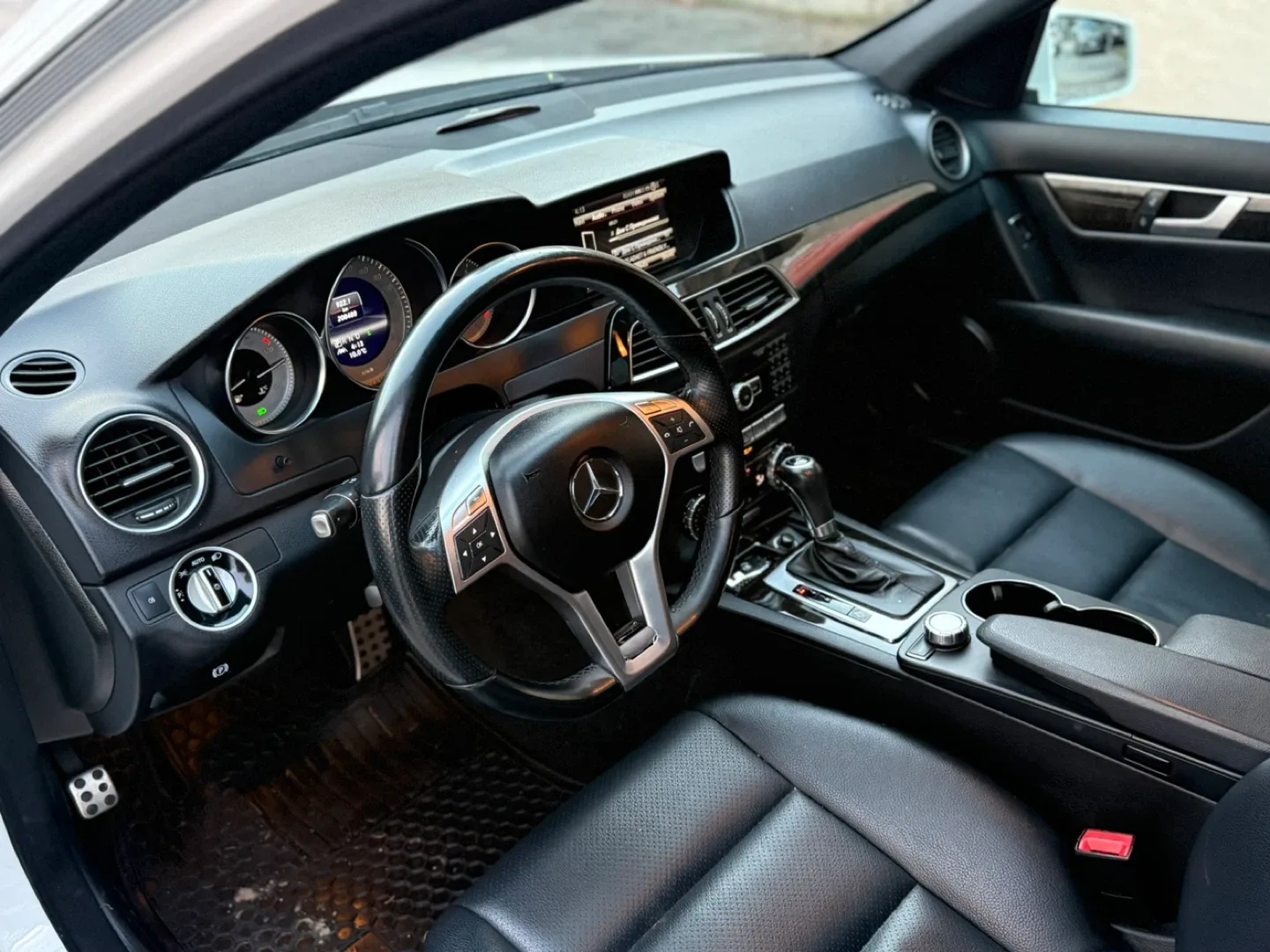 2013 Mercedes Benz C300 image indicator(8)