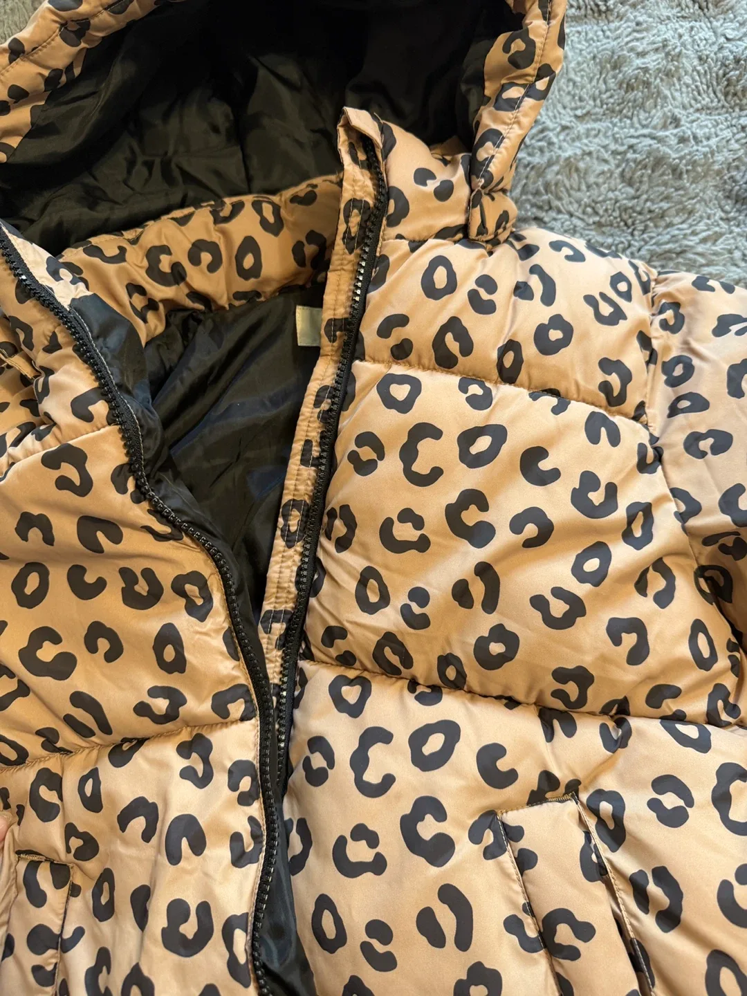 H&M Leopard Print Puffer Jacket - Size 8-10 image indicator(7)