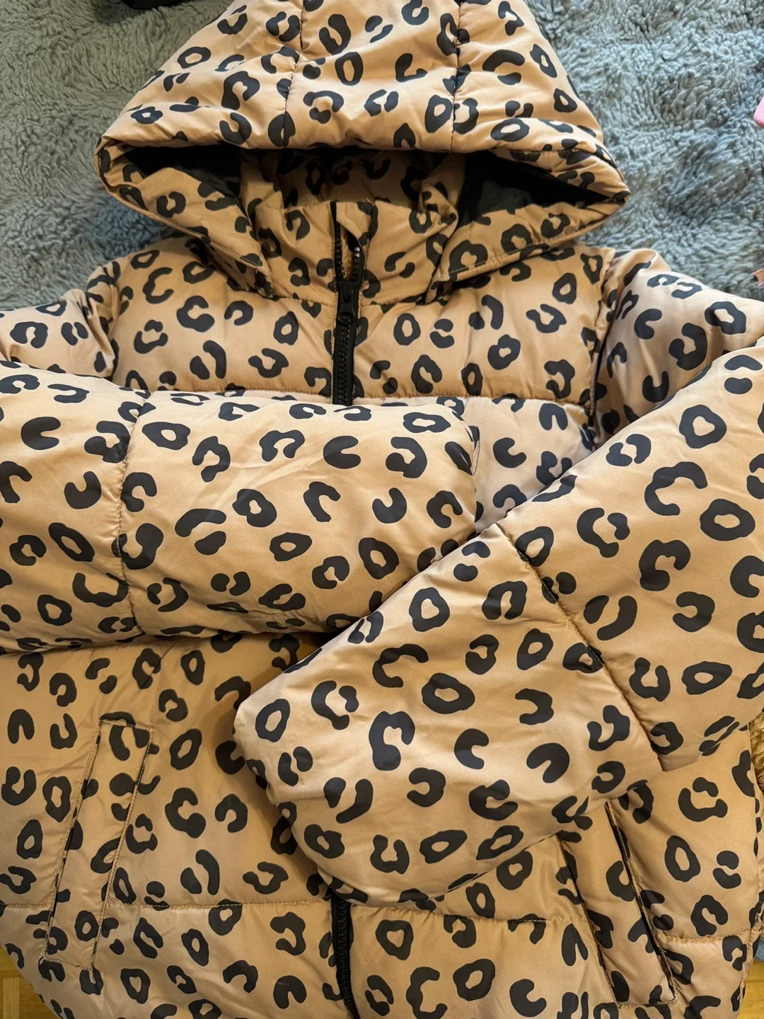 H&M Leopard Print Puffer Jacket - Size 8-10 image indicator(8)
