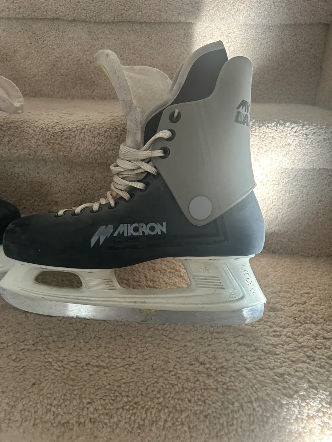 Micron Ice Hockey Skates  size 8 - photo 4