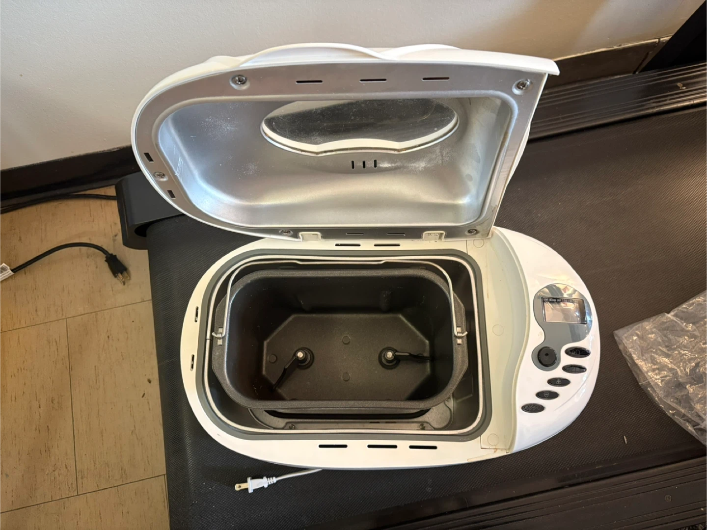 Black & Decker All-in-One Automatic Breadmaker - photo 3