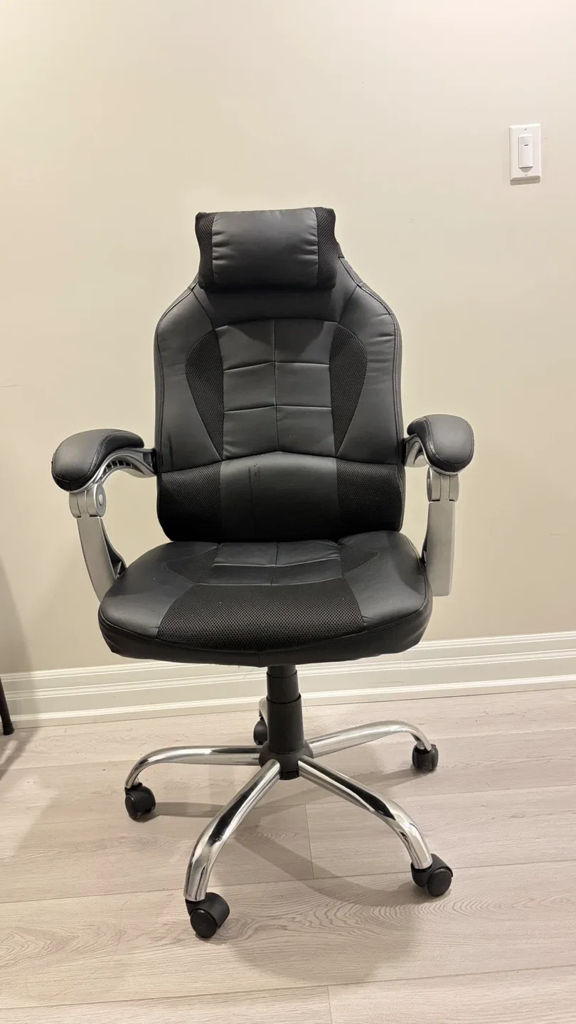 Black Gaming Chair image indicator(3)