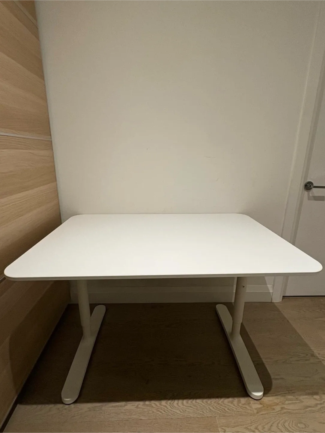 IKEA Bekant Desk - White - 47 1/4x31 1/2" image indicator(4)