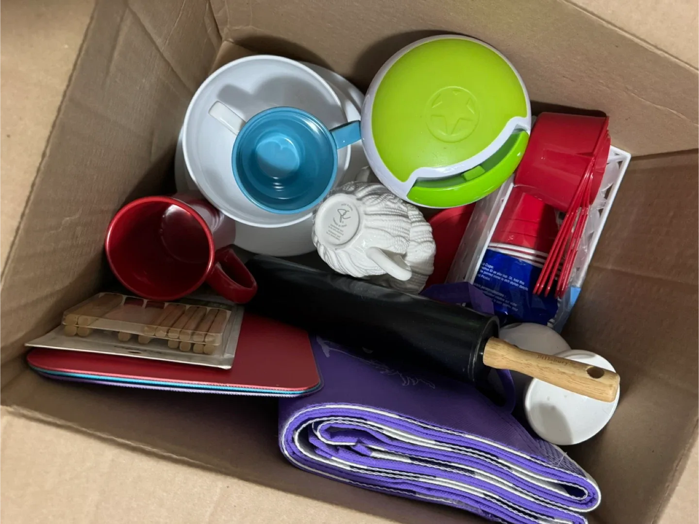 Various kitchen items