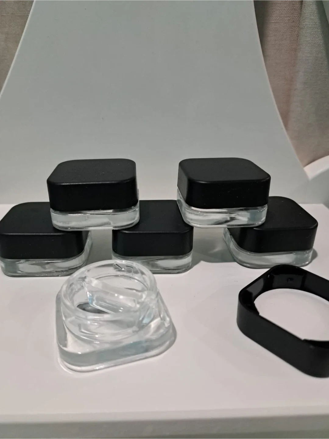 Small Glass Jars with Black Lids image indicator(2)