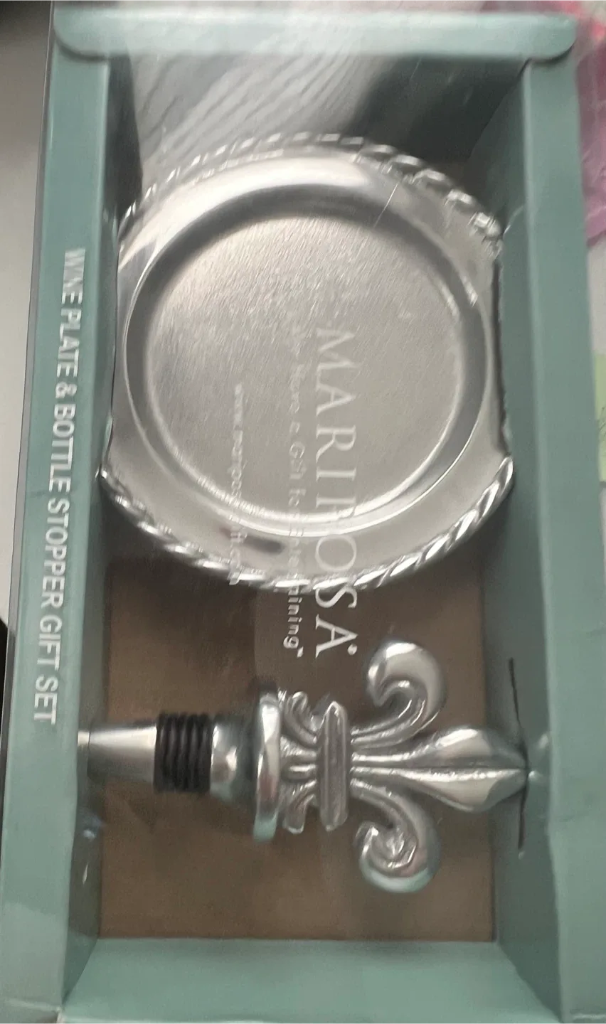 Mariposa Wine Plate & Bottle Stopper Gift Set