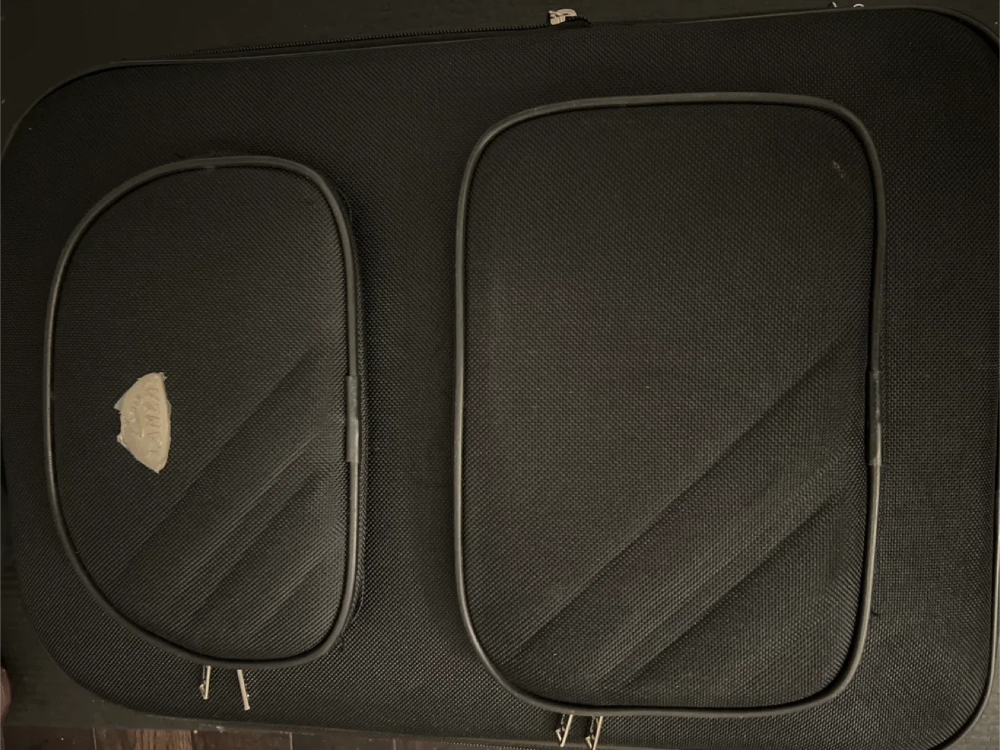 Lanza Black Rolling Suitcase image indicator(3)