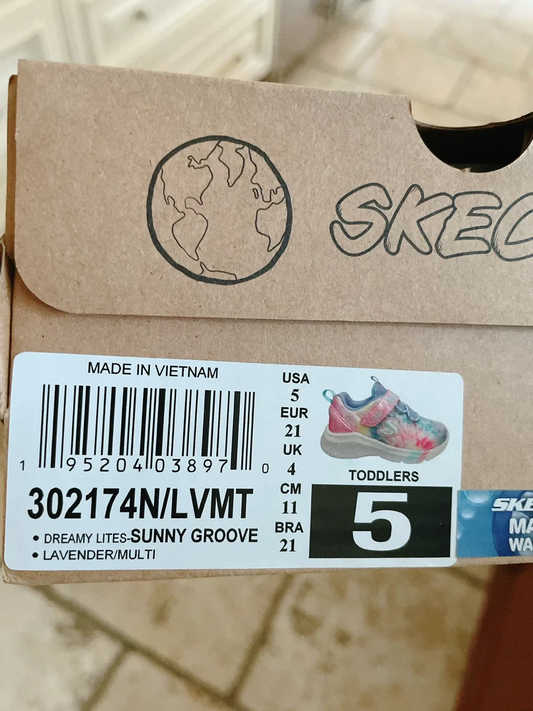 Brand New Skechers Toddler Size 5 image indicator(2)