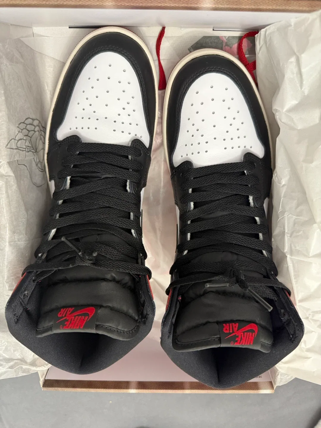 Nike Air Jordan 1 Retro High OG Chicago - Size 11.5