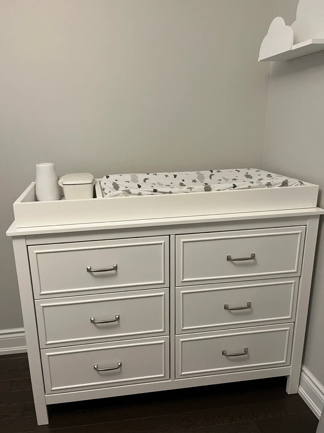 DaVinci Charlie Double Dresser with Changing Tray image indicator(3)