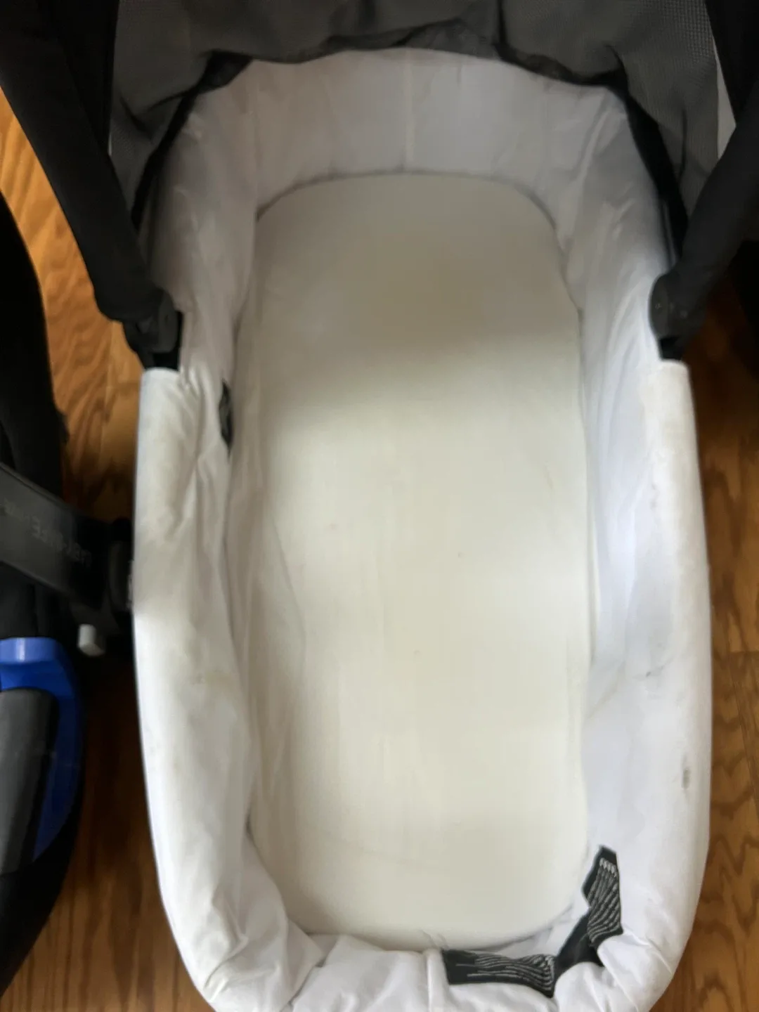 Britax Travel System - Stroller, Bassinet, Car Seat image indicator(3)