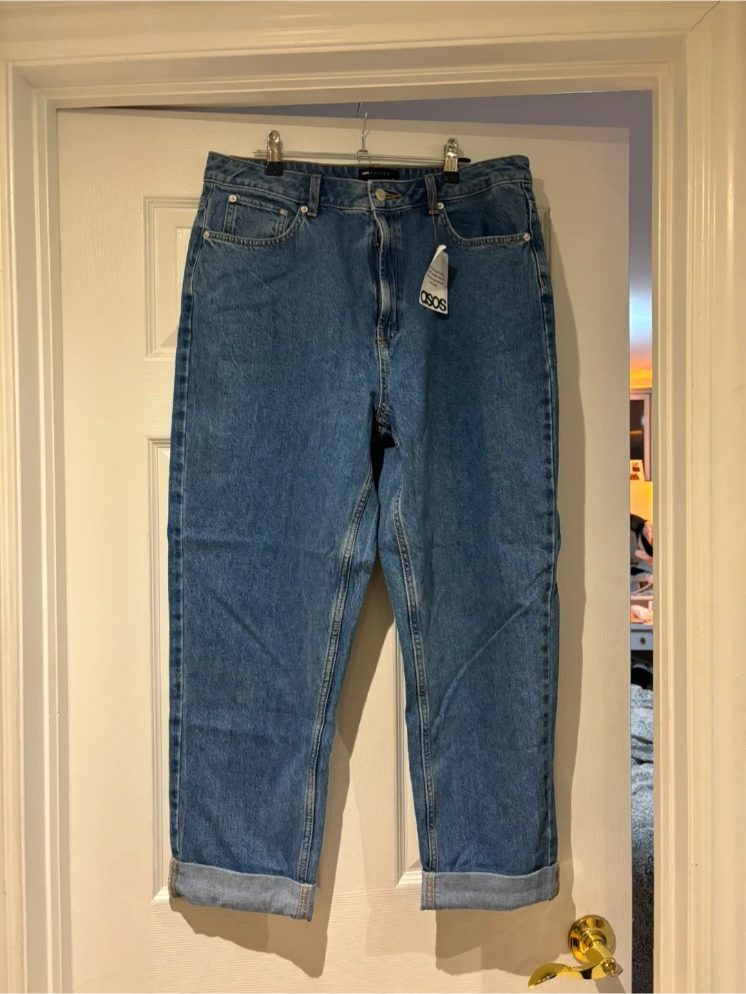 ASOS Design high rise relaxed mom jeans. size w32 thumbnail