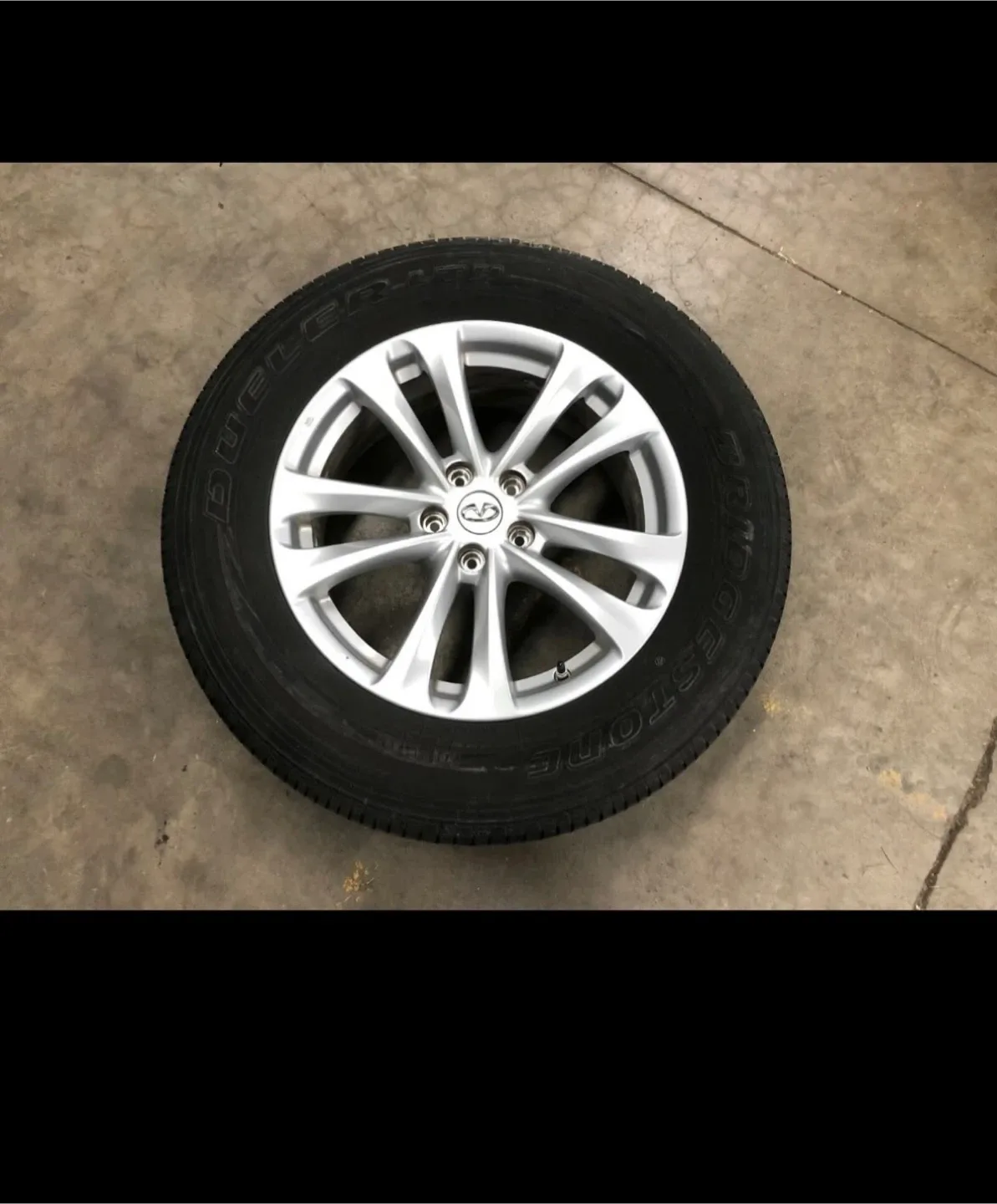 Infiniti Wheel with Bridgestone Tire