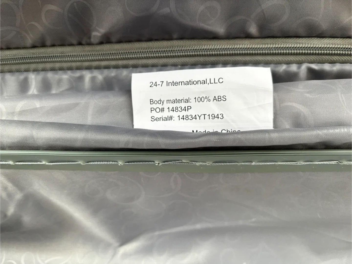 Lucas Light Expandable Large Hardside Spinner Suitcase image indicator(9)