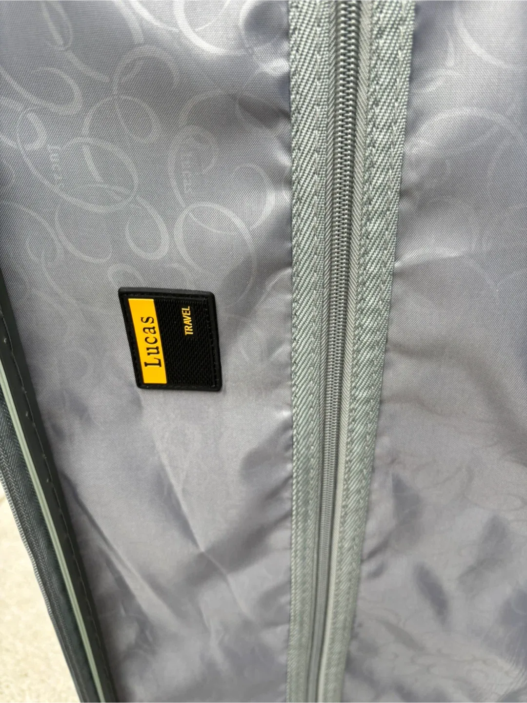 Lucas Light Expandable Large Hardside Spinner Suitcase image indicator(8)