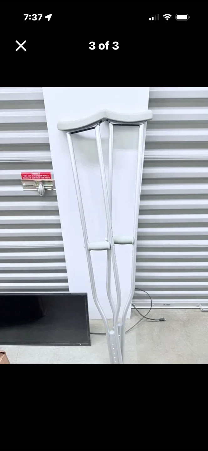 Adjustable Adult Crutches image indicator(2)