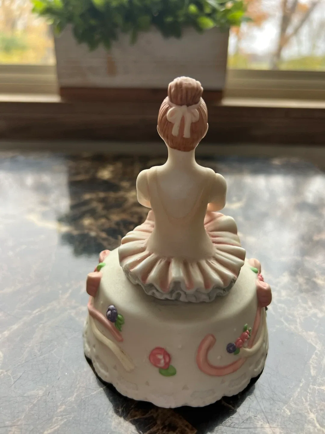 San Francisco Music Box Company Ballerina image indicator(4)