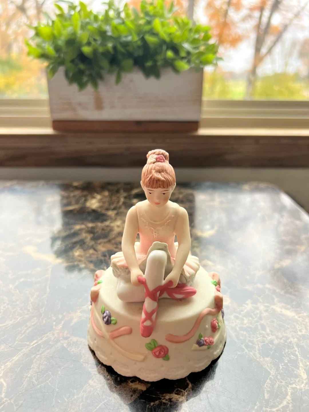 San Francisco Music Box Company Ballerina image indicator(2)