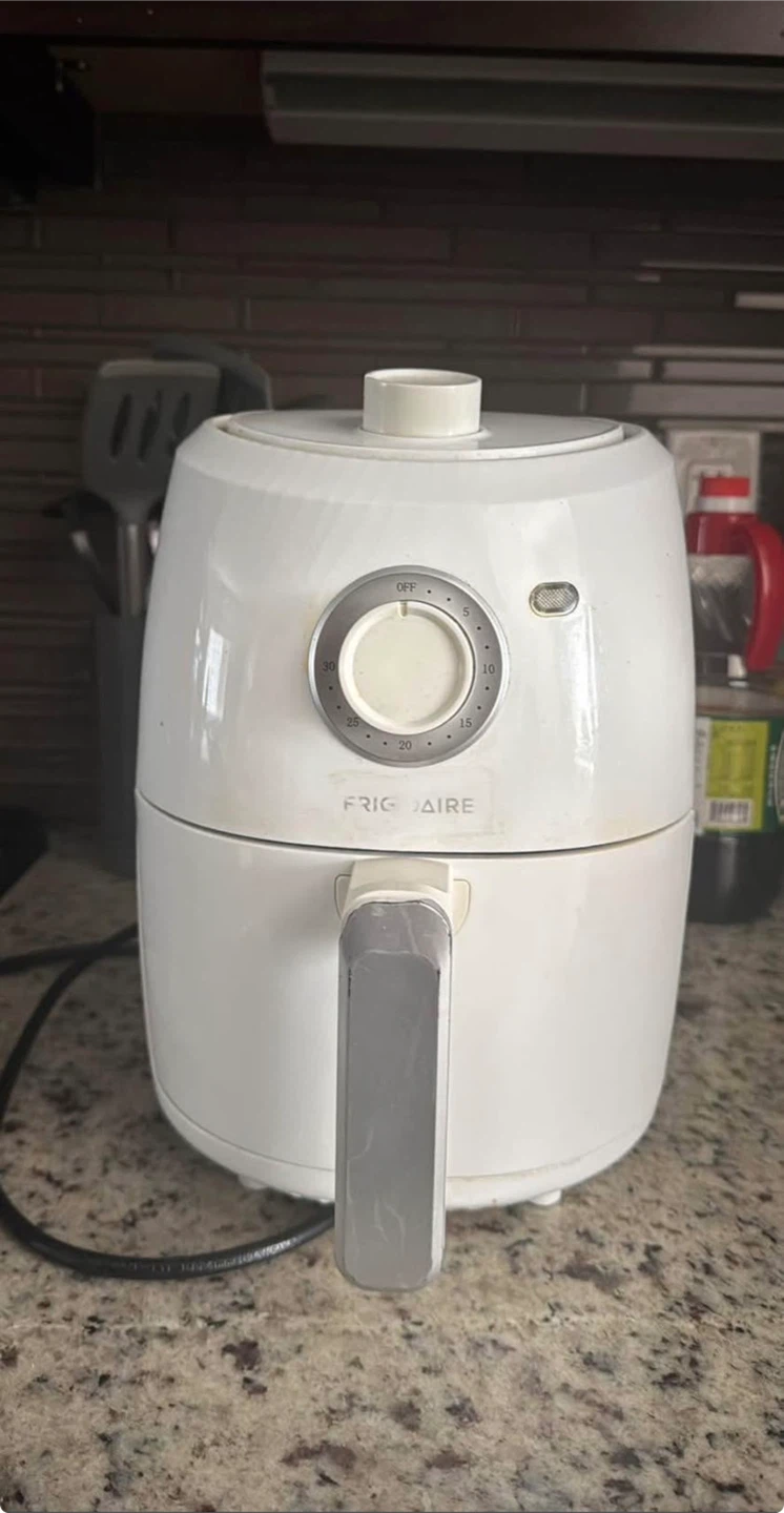 Frigidaire White Air Fryer