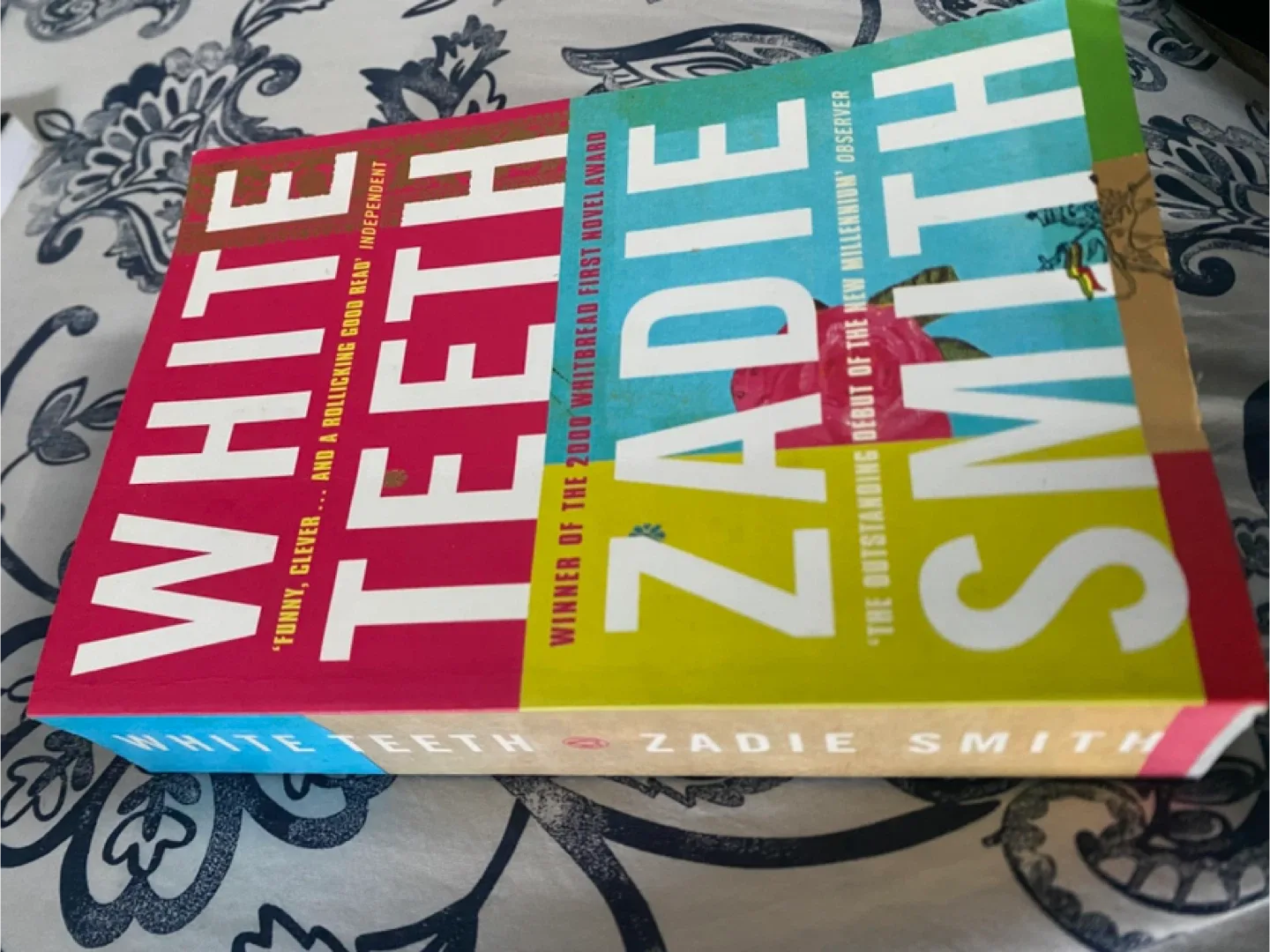 White Teeth by Zadie Smith image indicator(2)