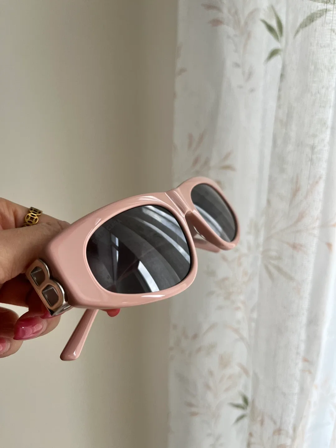 Balenciaga Pink Sunglasses image indicator(5)