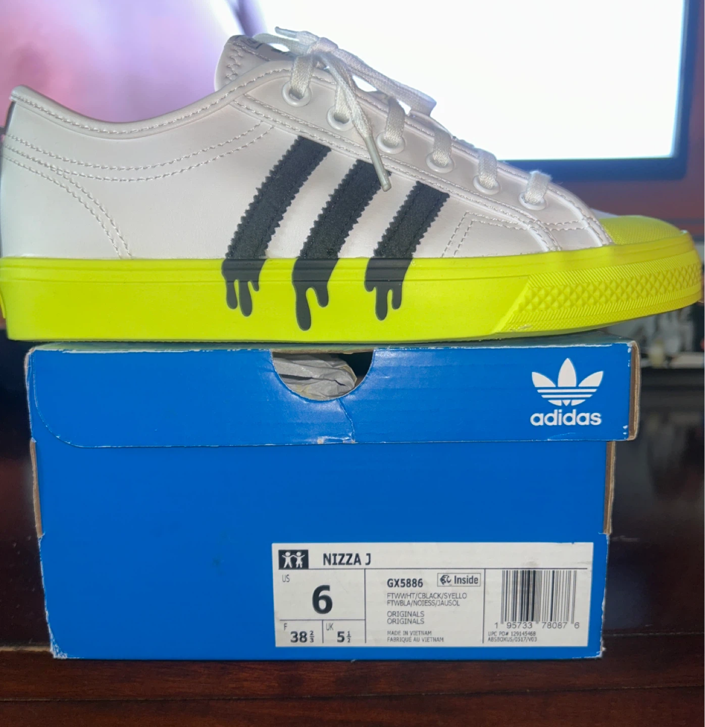 Adidas Nizza J Size 6 - White/Black/Yellow - photo 3