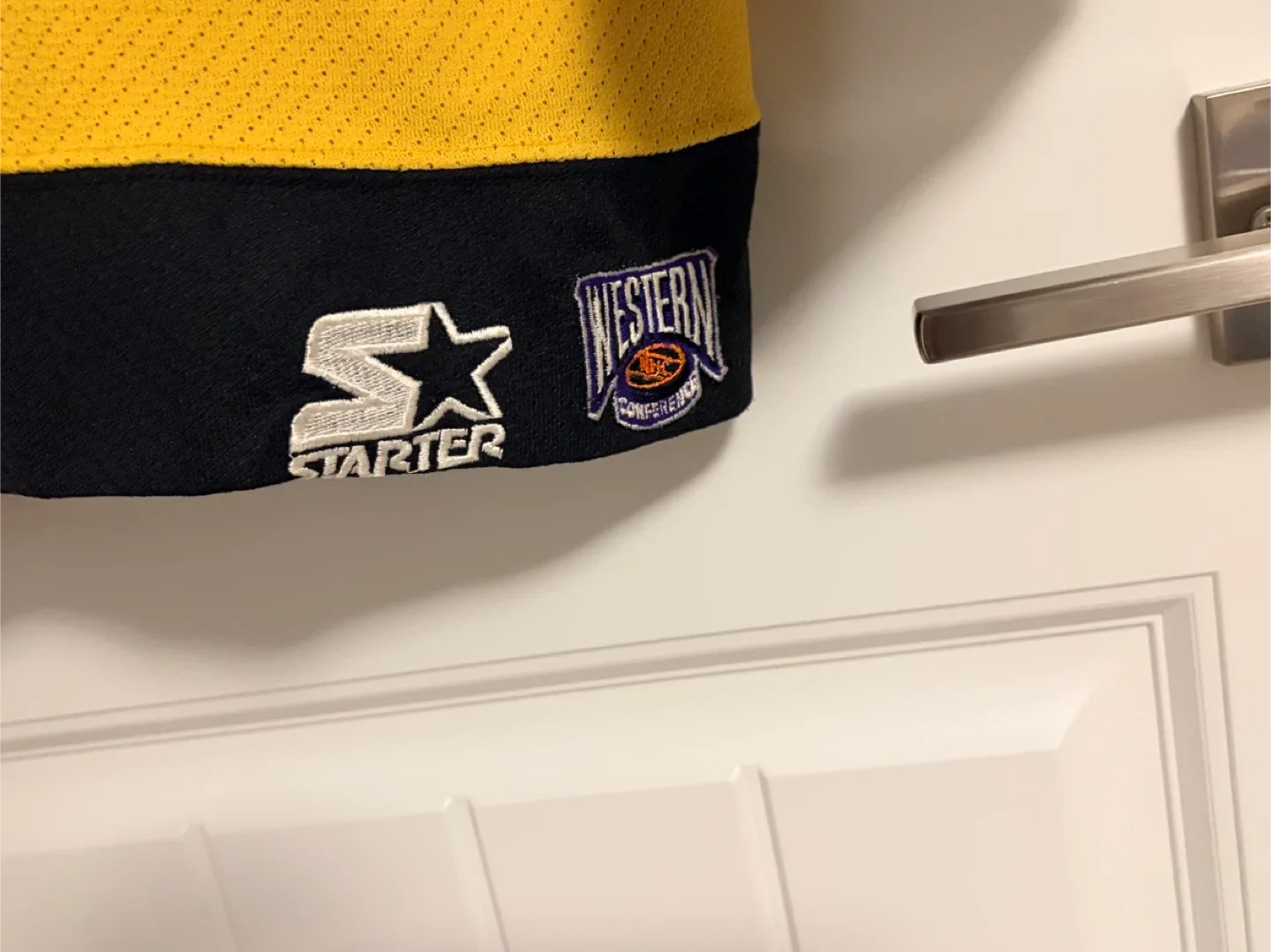 Authentic Starter Vancouver Canucks Black Skate Jersey XXL image indicator(6)