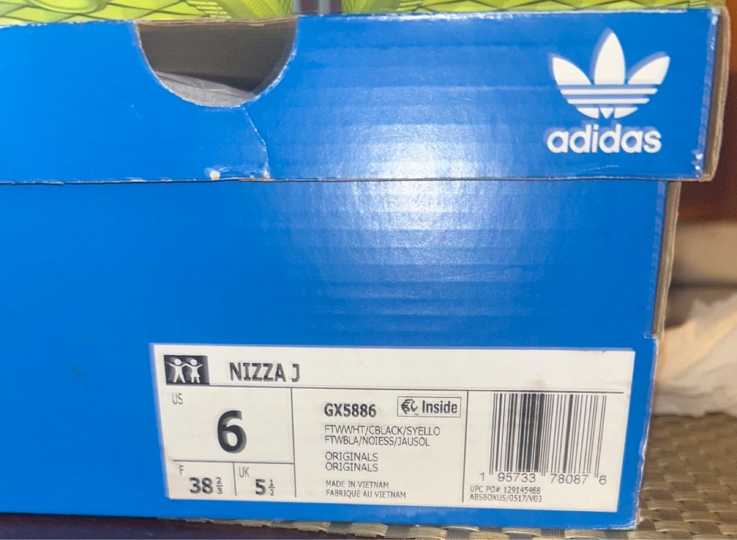 Adidas Nizza J Size 6 - White/Black/Yellow image indicator(4)