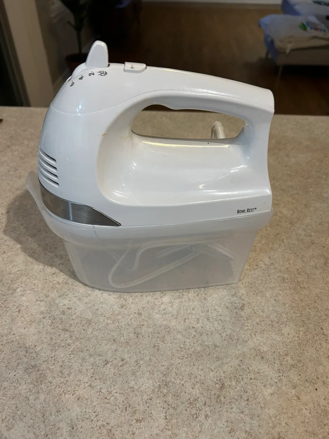 Hamilton Beach White Hand Mixer image indicator(2)