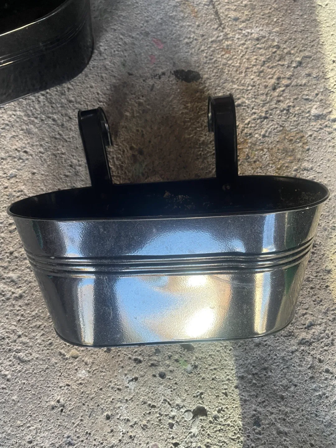 2 Black Metal Hanging Planters image indicator(2)