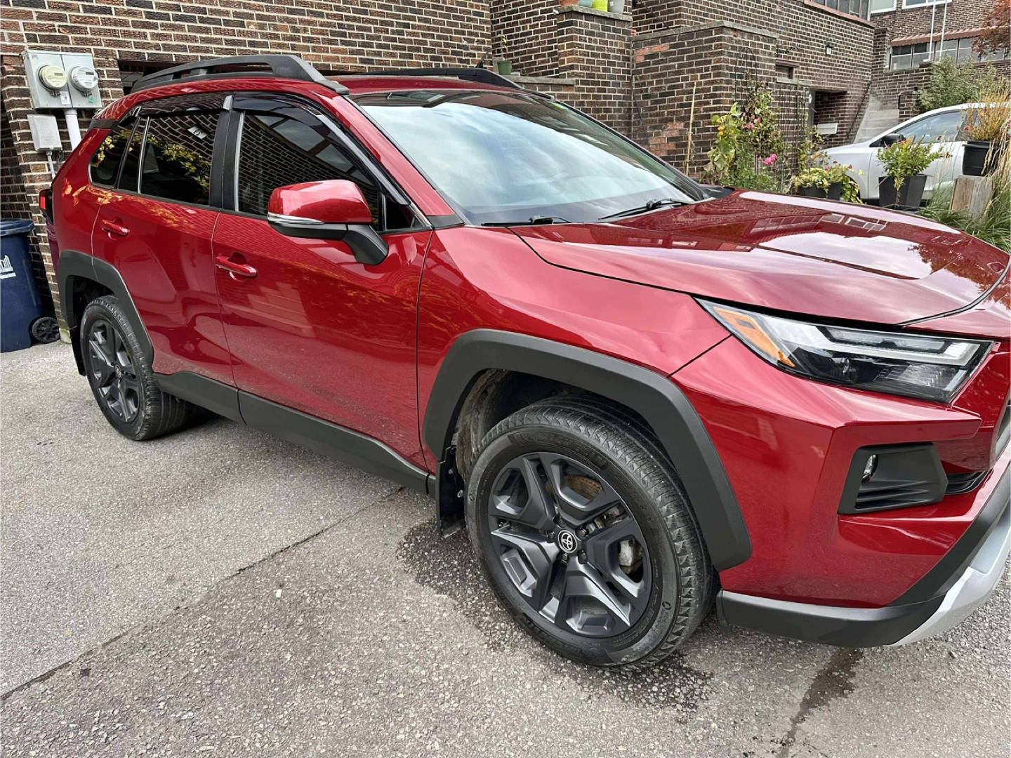 Toyota RAV4 2023 Red SUV - photo 3