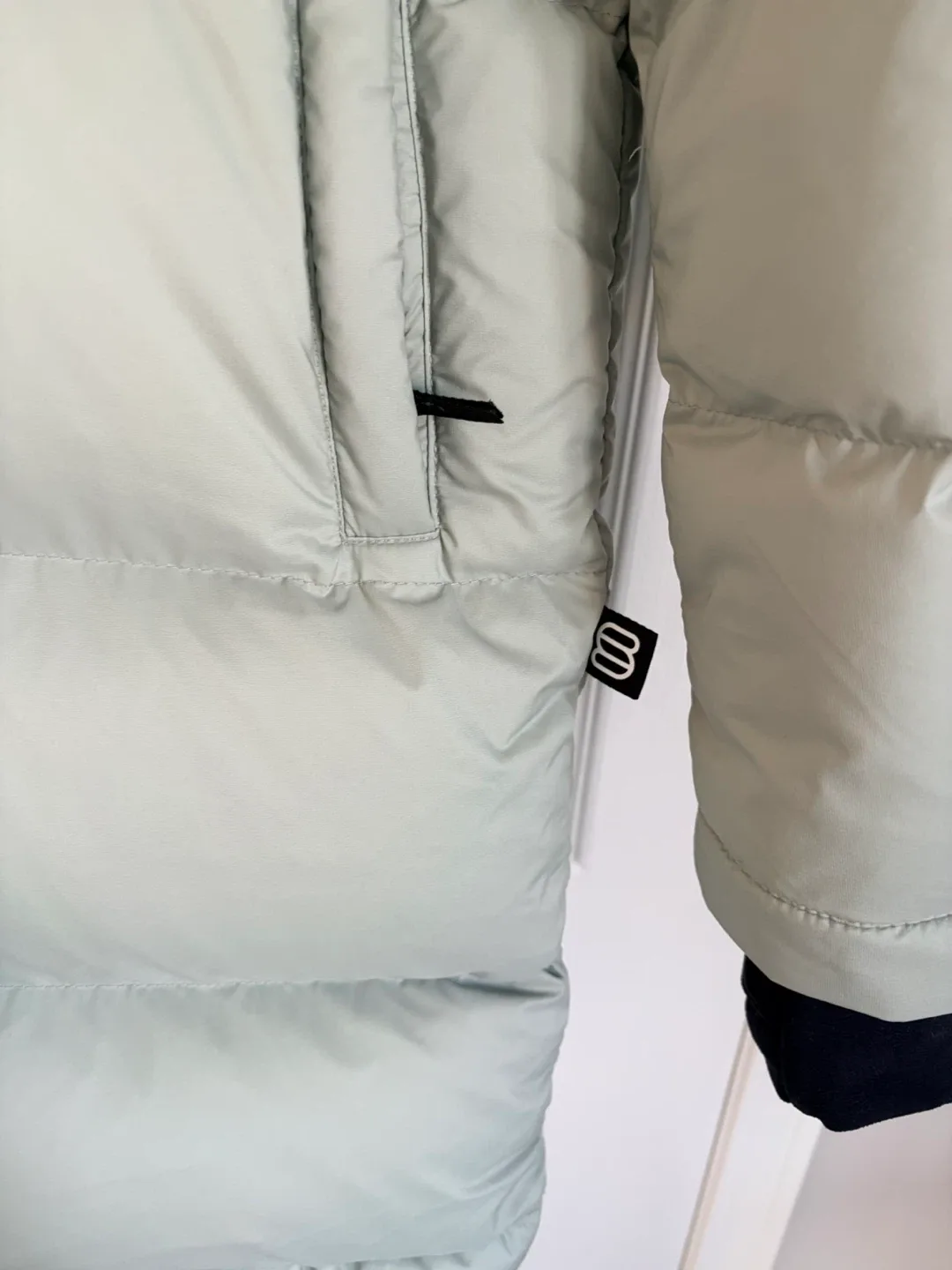 Aritzia Super Puff - Mid image indicator(2)