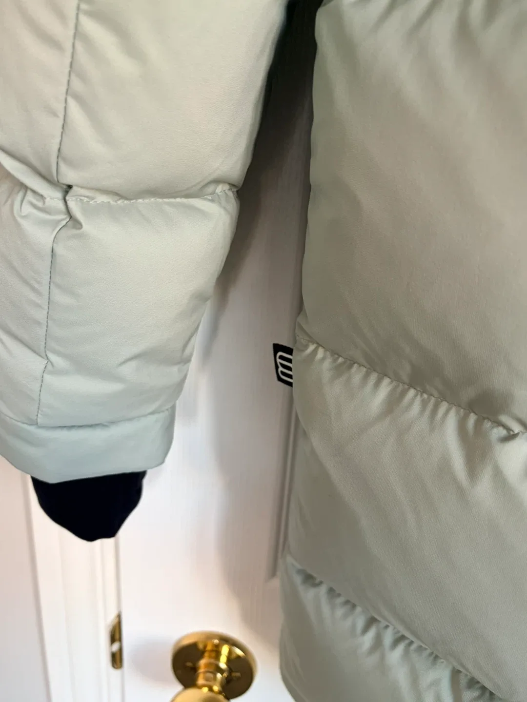 Aritzia Super Puff - Mid image indicator(6)