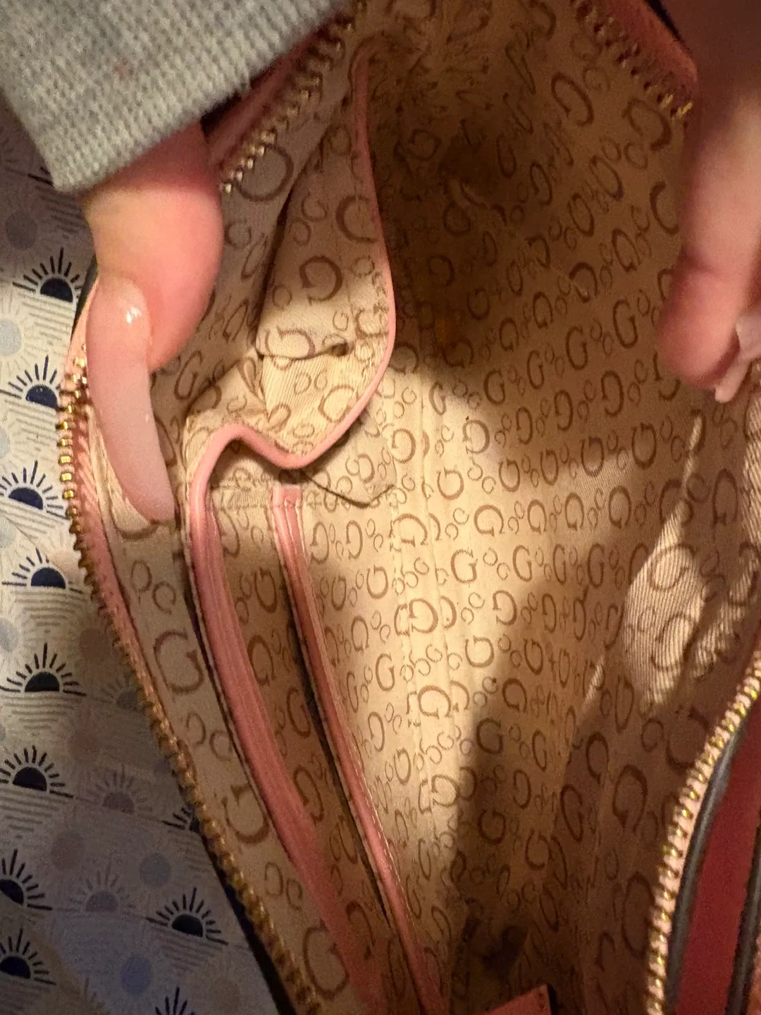 Guess Pink Shoulder Bag image indicator(2)