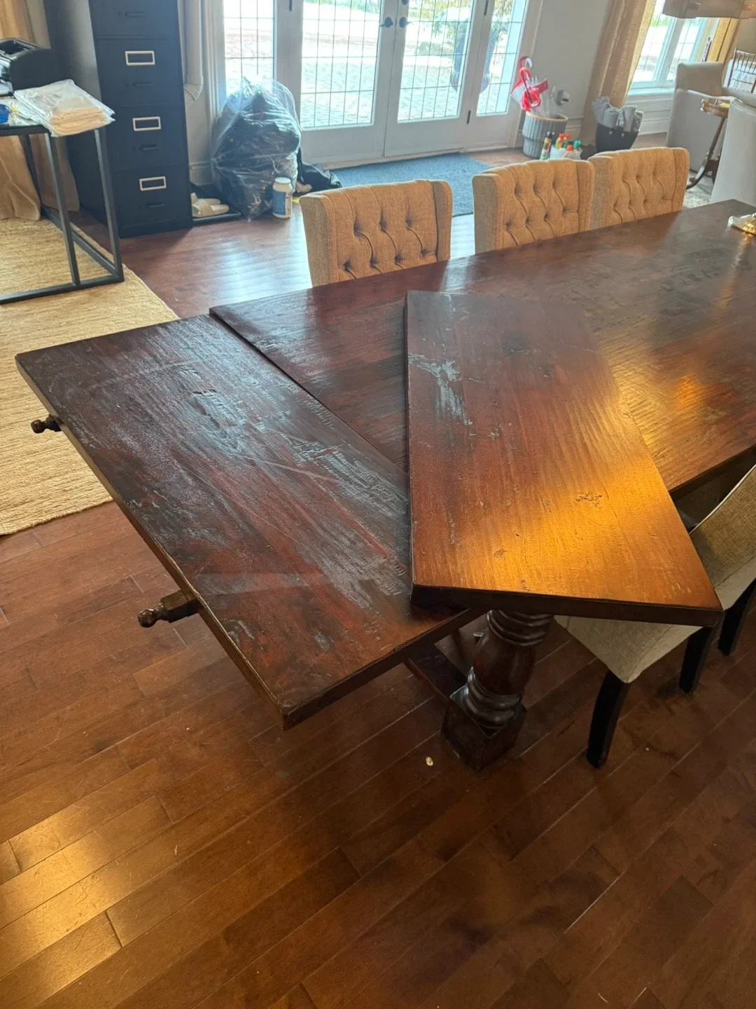 Dining Table with 8 Chairs image indicator(6)