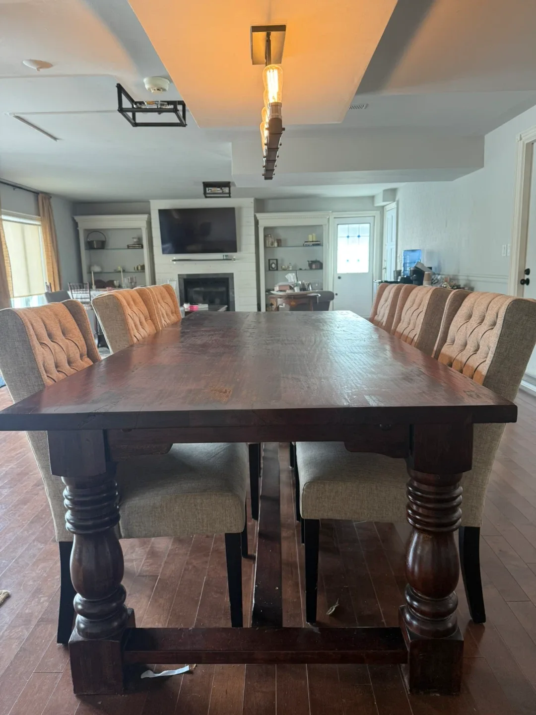 Dining Table with 8 Chairs image indicator(4)