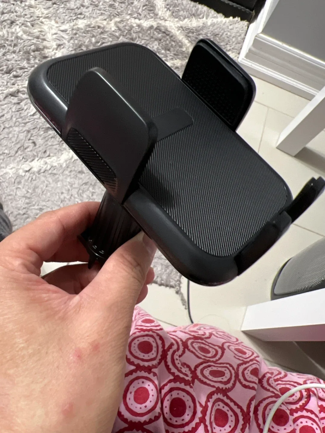 Universal car vent phone holder bulk(190 pieces) image indicator(7)